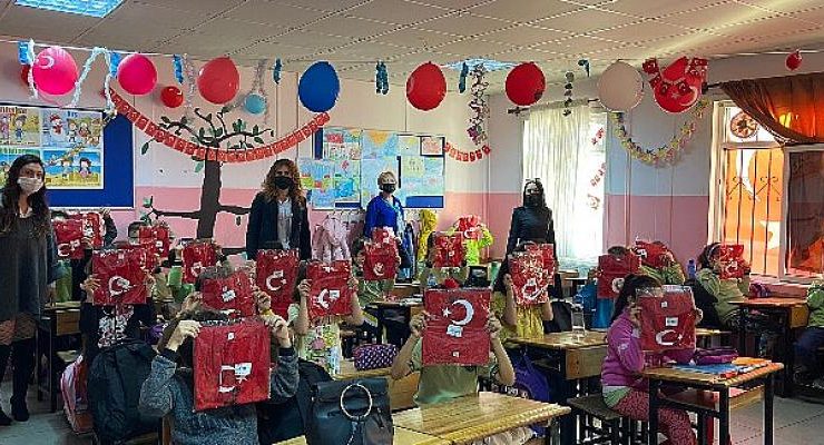 KARYAD Cumhuriyet Bayramı’nda öğrencileri sevindirdi