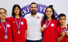 Yüzücülerimiz Trabzon’dan 2 Altın ve 2 Gümüş Madalya İle Döndü