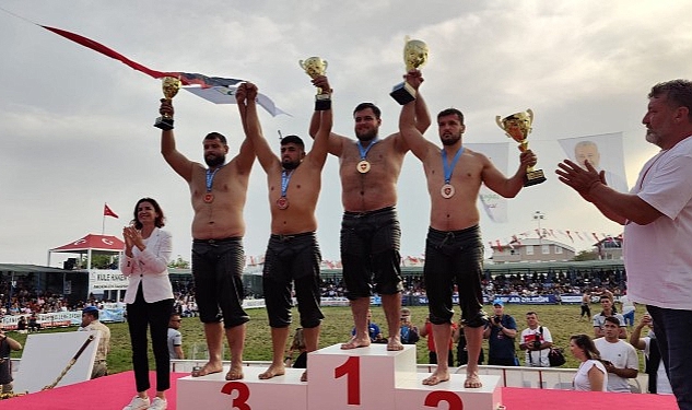 Gölcük Belediyesi Pehlivanı Manavgat'ta Şampiyon Oldu