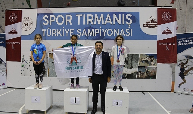 Nevşehir Belediyesi Gençlik ve Spor Kulübü sporcusu Belkıs Durmuş, Spor Tırmanış Küçükler Türkiye Şampiyonası'nda tüm rakiplerini geride bırakarak Türkiye Şampiyonu oldu.