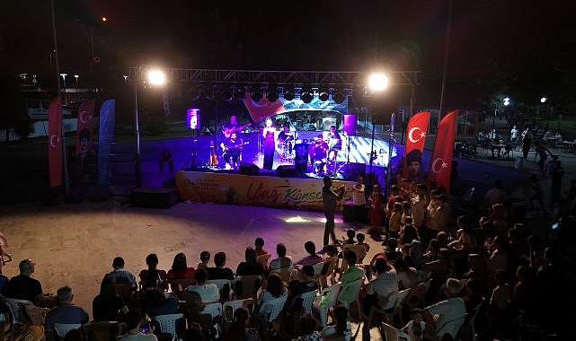 Aydın Büyükşehir Belediyesi, “Yaz Konserleri” etkinlikleri kapsamında bu kez Germencik Belediye Parkı'nda muhteşem bir konser gerçekleştirdi